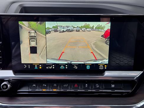 Used 2023 GMC Sierra 1500 SLT AWD/4WD image 15