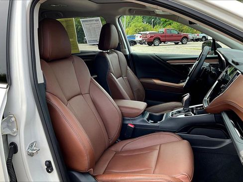 Used 2025 Subaru Outback Touring XT image 7