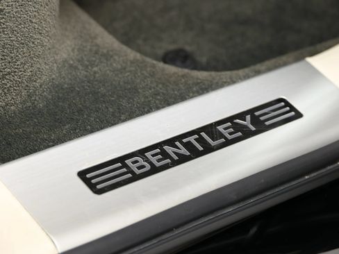Used 2019 Bentley Bentayga AWD/4WD image 90