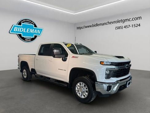 Used 2024 Chevrolet Silverado 2500 LT image 1