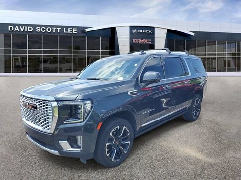 Used 2022 GMC Yukon XL Denali AWD/4WD image 2