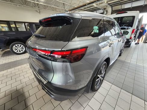 Used 2023 INFINITI QX60 Sensory w/ Vision Package AWD/4WD image 3
