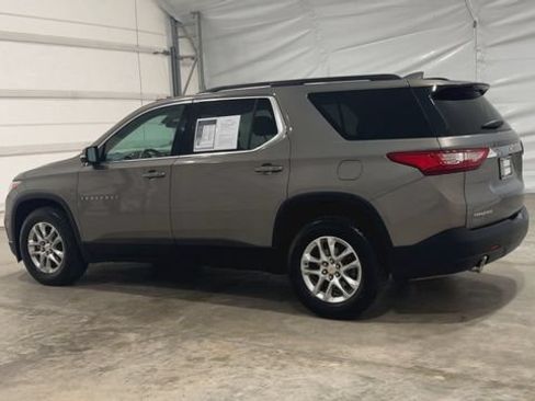 Used 2019 Chevrolet Traverse LT FWD image 2