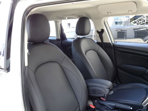 Used 2020 MINI Cooper 4-Door Hardtop image 19