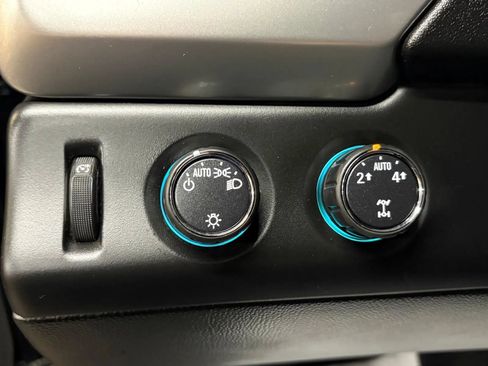 Used 2015 Chevrolet Tahoe LS AWD/4WD image 32