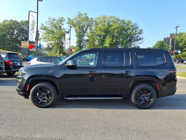 Used 2024 Jeep Wagoneer Series II AWD/4WD image 10