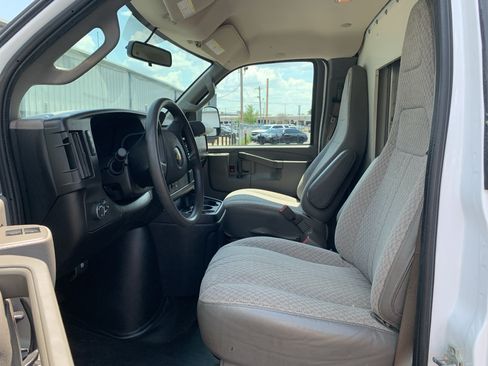 Used 2019 Chevrolet Express 3500 w/ Power Convenience Package RWD image 13
