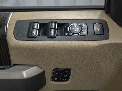 Used 2021 Ford F250 Lariat w/ Lariat Ultimate Package AWD/4WD image 46