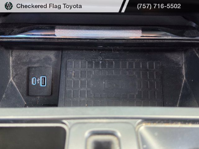 Used 2022 Ford F150 Lariat w/ Equipment Group 502A High AWD/4WD image 19