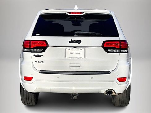Used 2021 Jeep Grand Cherokee Laredo X image 7