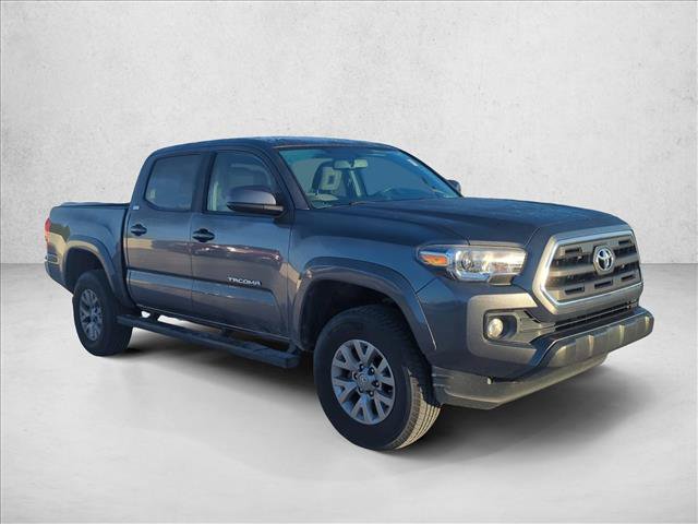 Used 2017 Toyota Tacoma SR5 w/ Tow Package RWD image 4