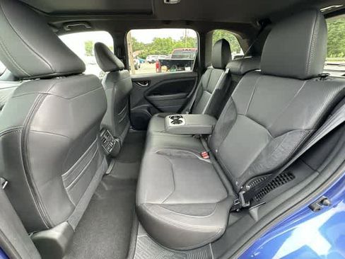 Used 2025 Subaru Forester Touring AWD/4WD image 19