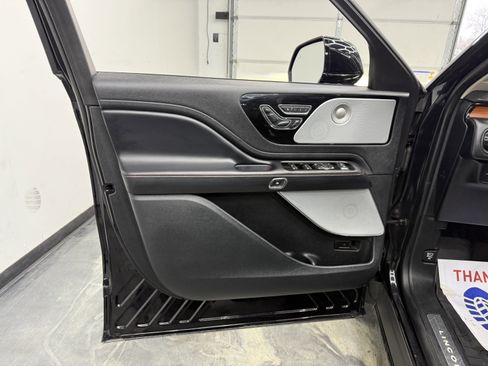 Used 2020 Lincoln Aviator Reserve w/ Equipment Group 201A image 8