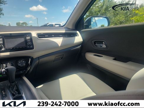 Used 2022 Honda HR-V LX image 17