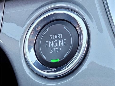 Used 2025 Chevrolet Trax LT image 24