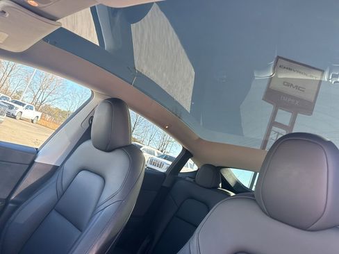 Used 2024 Tesla Model Y Long Range image 10