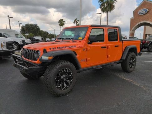 Used 2025 Jeep Gladiator Rubicon AWD/4WD image 9
