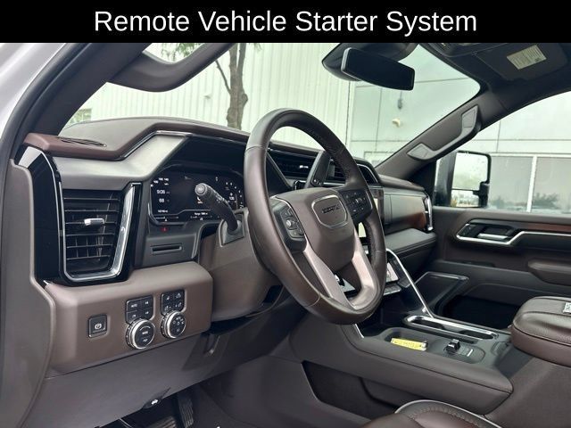 Used 2025 GMC Sierra 2500 Denali AWD/4WD image 11
