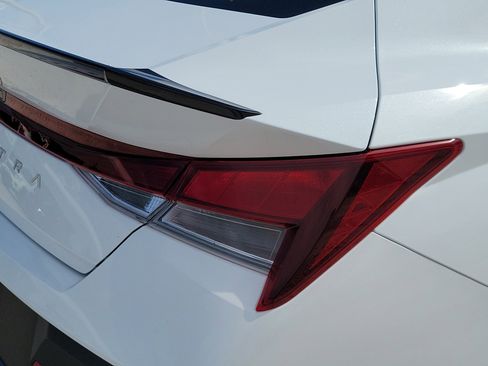 Used 2025 Hyundai Elantra Sport FWD image 11