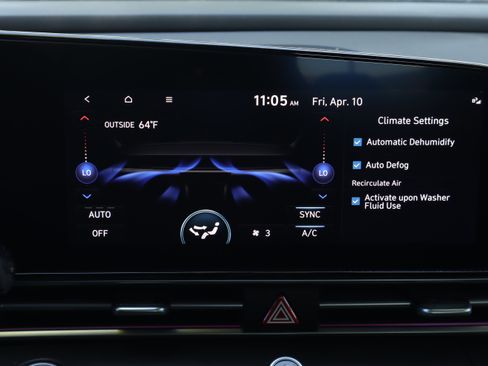 Used 2024 Hyundai Elantra Limited image 16