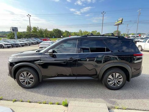 Used 2024 Nissan Pathfinder SV AWD/4WD image 30