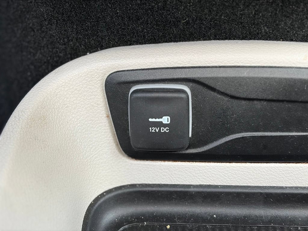 Certified 2023 Chrysler Pacifica Touring-L FWD image 30