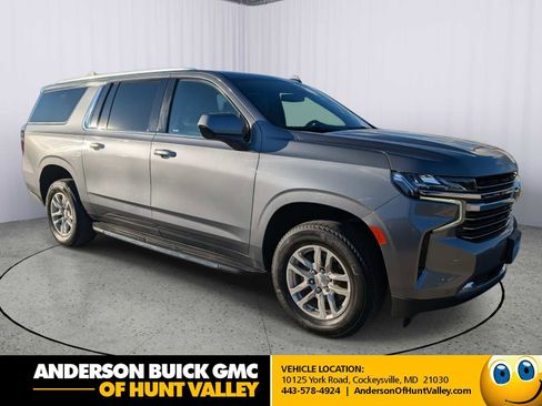 Used 2022 Chevrolet Suburban LT image 1