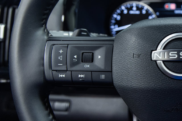 Used 2026 Nissan Pathfinder SV FWD image 13