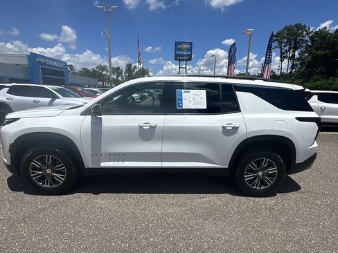 Used 2025 Chevrolet Traverse LT FWD image 13