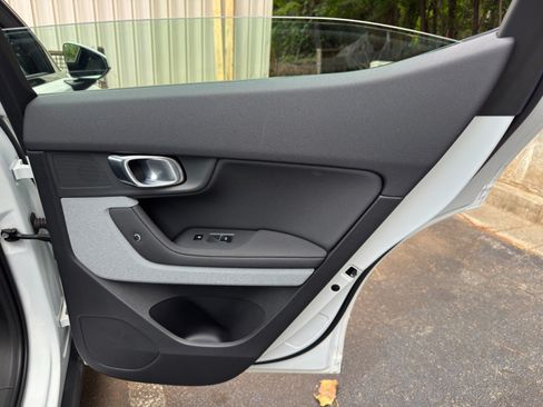 Used 2021 Polestar Polestar 2 AWD/4WD image 40