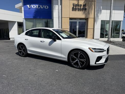 Certified 2025 Volvo S60 B5 Plus AWD/4WD image 1