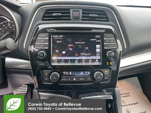Used 2017 Nissan Maxima SR w/ Midnight Edition image 18