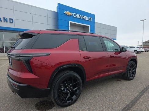 Used 2024 Chevrolet Traverse RS image 7