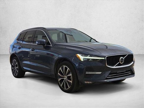 Used 2022 Volvo XC60 B5 Momentum w/ Advanced Package FWD image 3