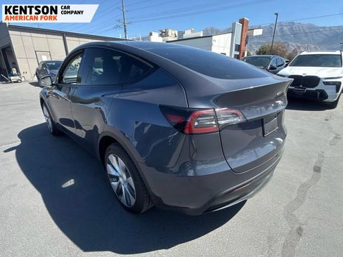 Used 2023 Tesla Model Y Long Range AWD/4WD image 2