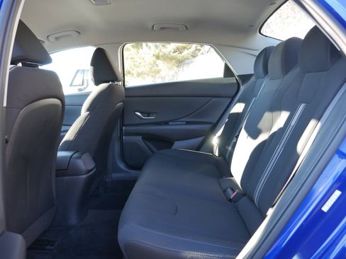 Used 2023 Hyundai Elantra SEL w/ Convenience Package image 14