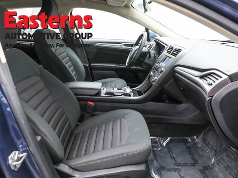 Used 2018 Ford Fusion SE image 24