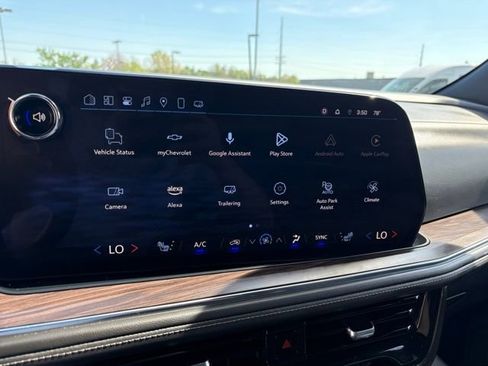 Used 2025 Chevrolet Tahoe Z71 AWD/4WD image 19