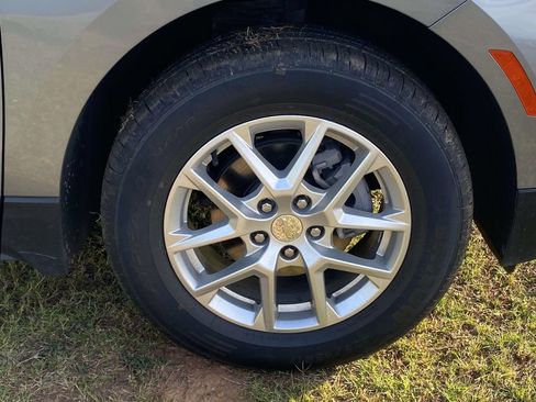 Used 2024 Chevrolet Equinox LT AWD/4WD image 8