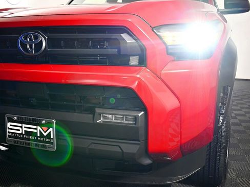 Used 2025 Toyota 4Runner SR5 AWD/4WD image 14