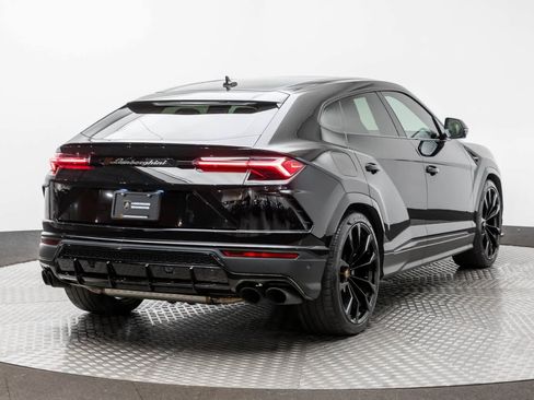 Used 2022 Lamborghini Urus image 21