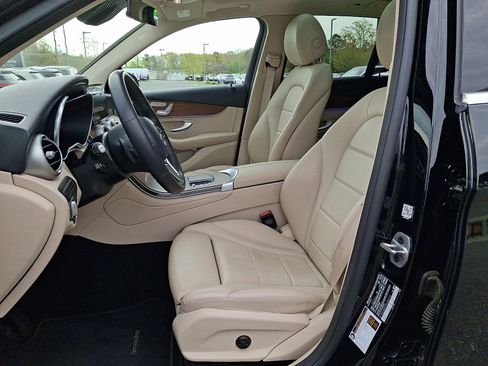 Used 2022 Mercedes-Benz GLC 300 4MATIC image 13