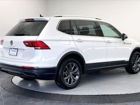 Certified 2023 Volkswagen Tiguan SE w/ Panoramic Sunroof Package image 13