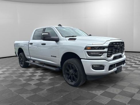 Used 2026 RAM 2500 Big Horn AWD/4WD image 2