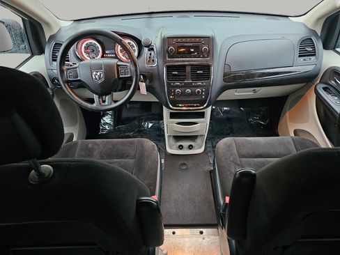 Used 2014 RAM C/V Tradesman image 2