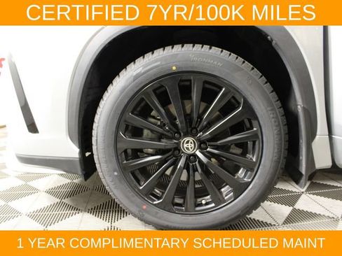Used 2023 Toyota Highlander XSE AWD/4WD image 29