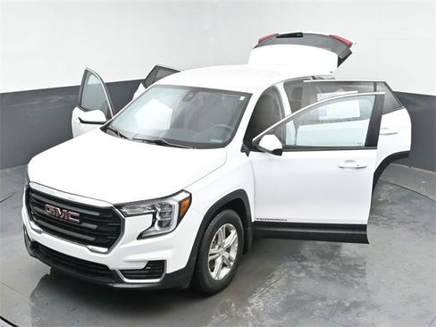 Used 2022 GMC Terrain SLE image 36