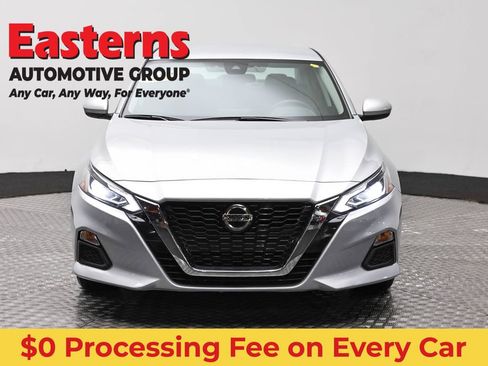 Used 2022 Nissan Altima 2.5 SV FWD image 2