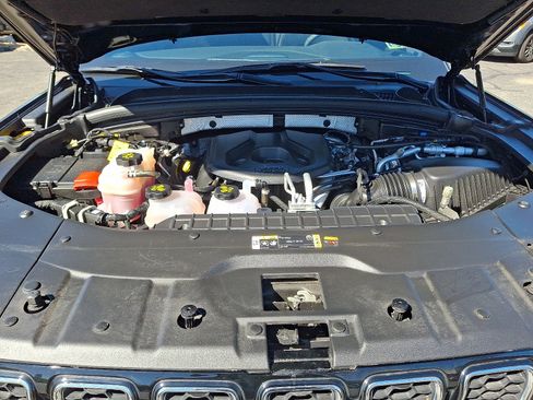 Used 2024 Jeep Grand Cherokee Overland AWD/4WD image 28