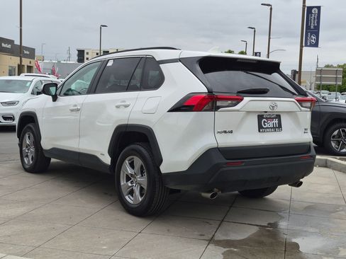 Used 2025 Toyota RAV4 XLE AWD/4WD image 7